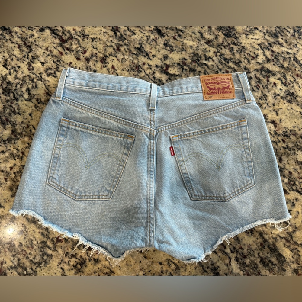Levi's 501 Distressed Denim Shorts - Women’s Size 30 - Picture 6 of 6